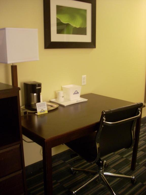 Days Inn & Suites By Wyndham Ozone Park/Jfk Airport New York Ngoại thất bức ảnh