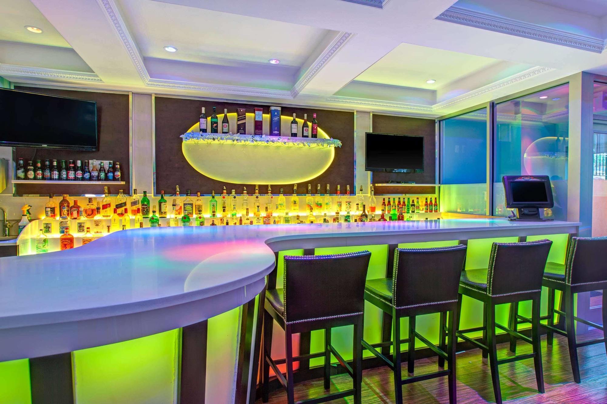 Days Inn & Suites By Wyndham Ozone Park/Jfk Airport New York Ngoại thất bức ảnh