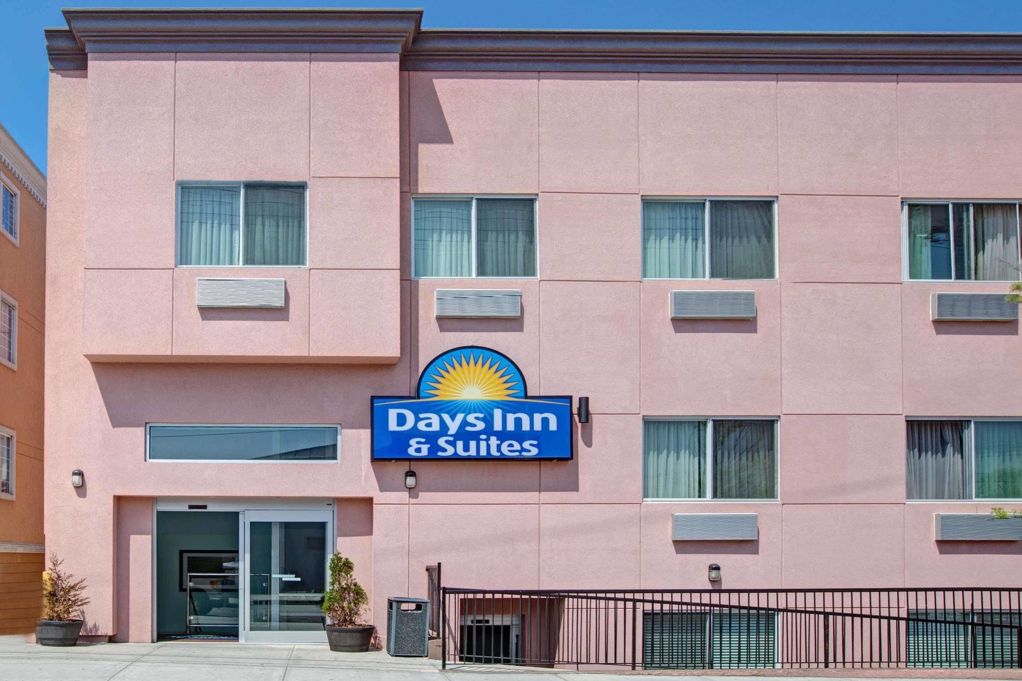 Days Inn & Suites By Wyndham Ozone Park/Jfk Airport New York Ngoại thất bức ảnh